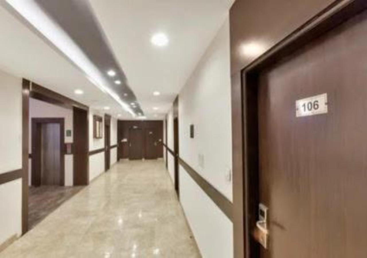 Hotel Loto - Sector 66 Нойда Екстер'єр фото